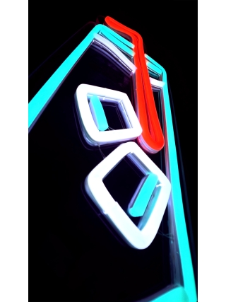 Drink Whit Straw And Ice Cubs - LED Neon Sign