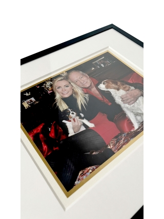 Kaart - Kerst - Playboy -  Hugh Hefner & Crystal en honden Charlie & Lady - Gesigneerd